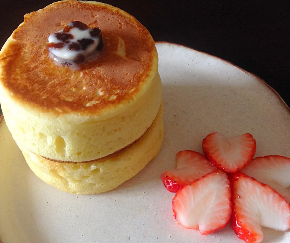 厚焼きホットケーキ🍴🍓|YUKI_Jさん