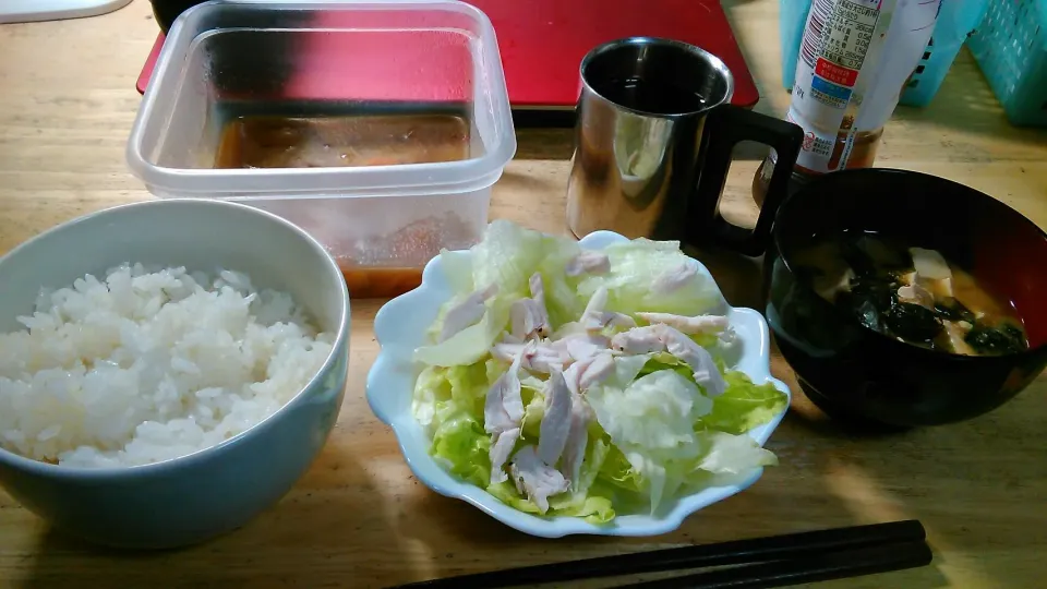 ご飯
肉じゃが
鳥ハムサラダ
味噌汁|ざきさん