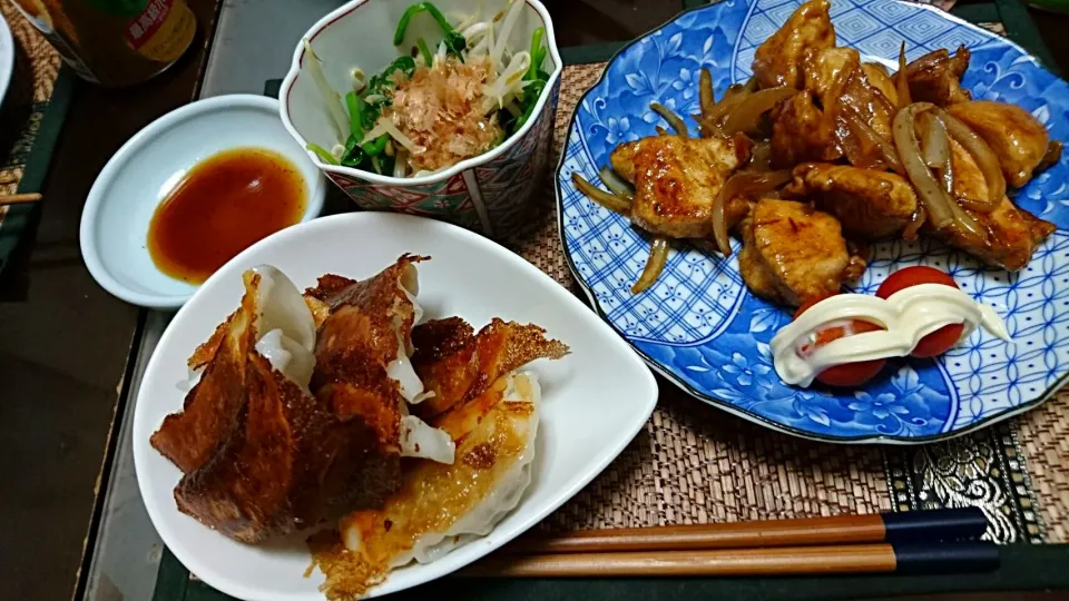 鳥むね肉の炒め&餃子&ほうれん草ともやしのおひたし|まぐろさん