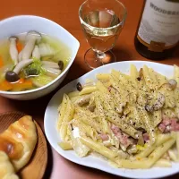 ペンネのブルーチーズソースしめじと白菜入り。残り野菜の和風スープ。|Hirokazu  Kojimaさん