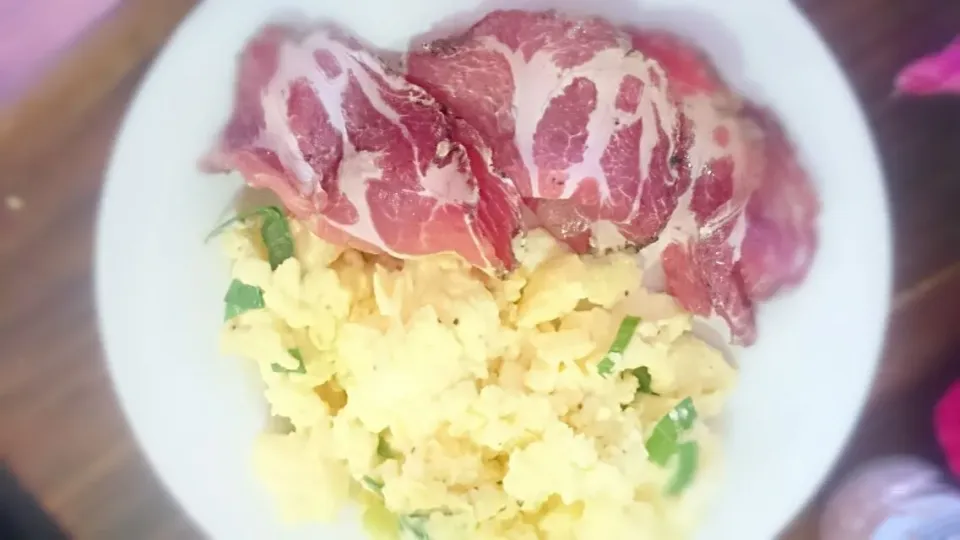 scrambled eggs and cured meat|Barberttさん