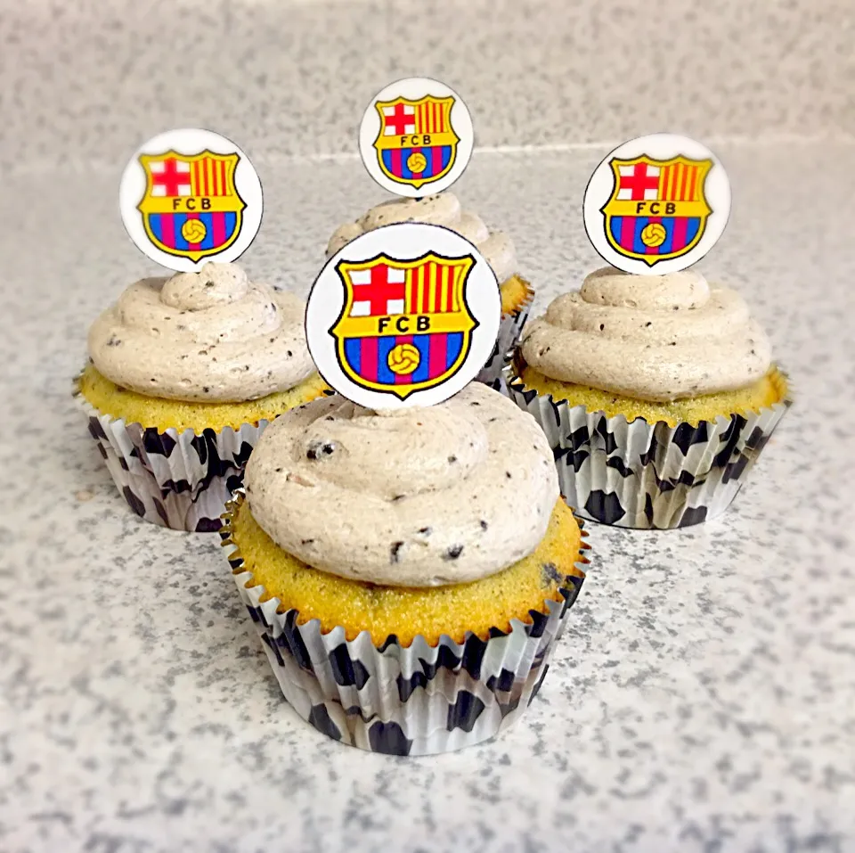 Snapdishの料理写真:Cookies and cream cupcakes 
Barcelona|Nancyさん