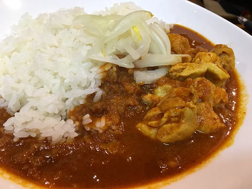 自分賄い飯
10分で出来る超手抜き
だけど旨いチキンカレー
投稿前半にレシピあります|ちゅら夏さん