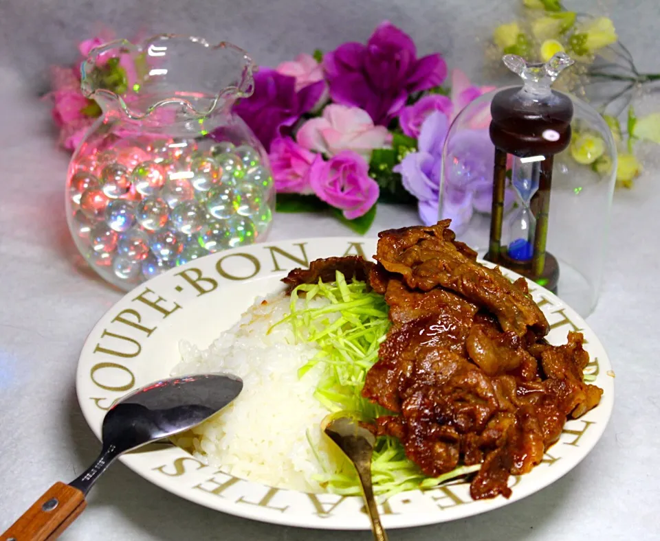 豚の生姜焼き
一緒に食べたいな  私は大きなスプーンあなたは小さなスプーン💦😰😋🍴|Hiroshi  Kimuraさん