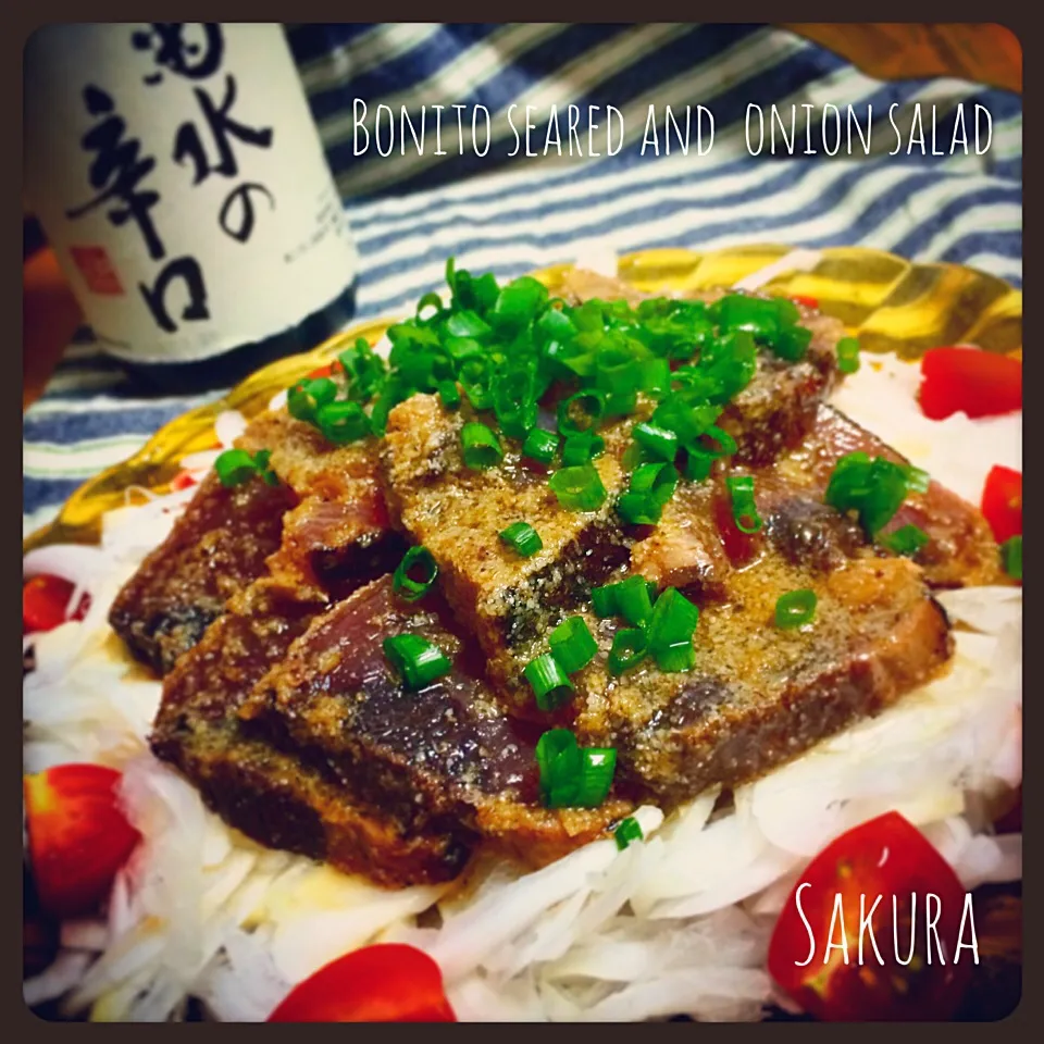 みったんさんの料理 カツオたたきのビールにも合う❤︎白いご飯にも合う❤︎胡麻酢薬味和え〜新玉たっぷり敷いてね♡|さくちんさん