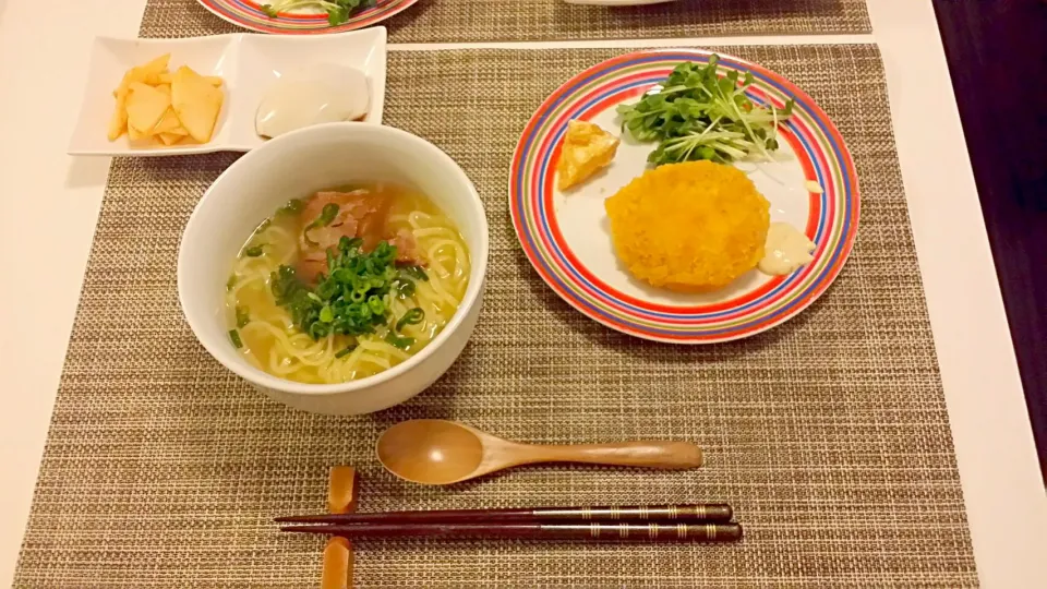 今日の夕食　沖縄そば、ハムカツ、カマンベールチーズの味噌漬け、大根のコチュジャン和え、ジーマーミ豆腐|pinknari🐰🌈さん