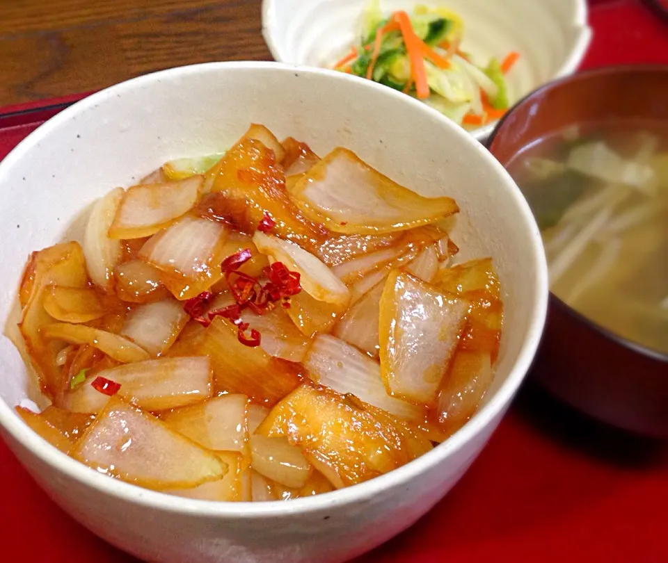 単身赴任の昼ごはん  美味しい玉ねぎ丼|ぽんたさん