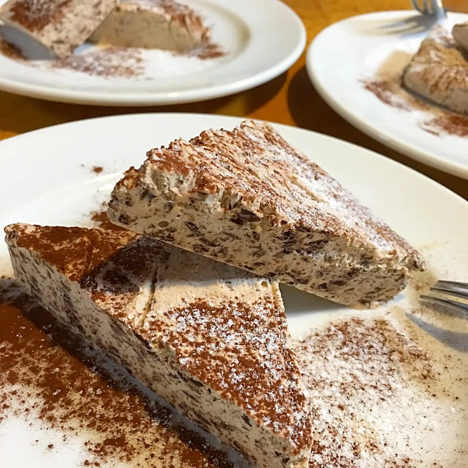 先日の家内のバースデーて作ったチョコクリームをアレンジしてチョコアイスクリームを作りました|Chef 中川浩行さん