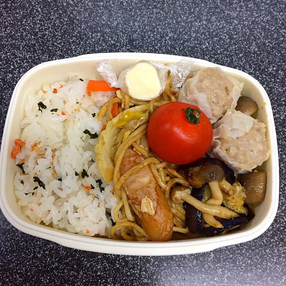 お弁当＊やきそば、ナスとキノコの味噌マヨ炒め、シュウマイ|ゆかりさん