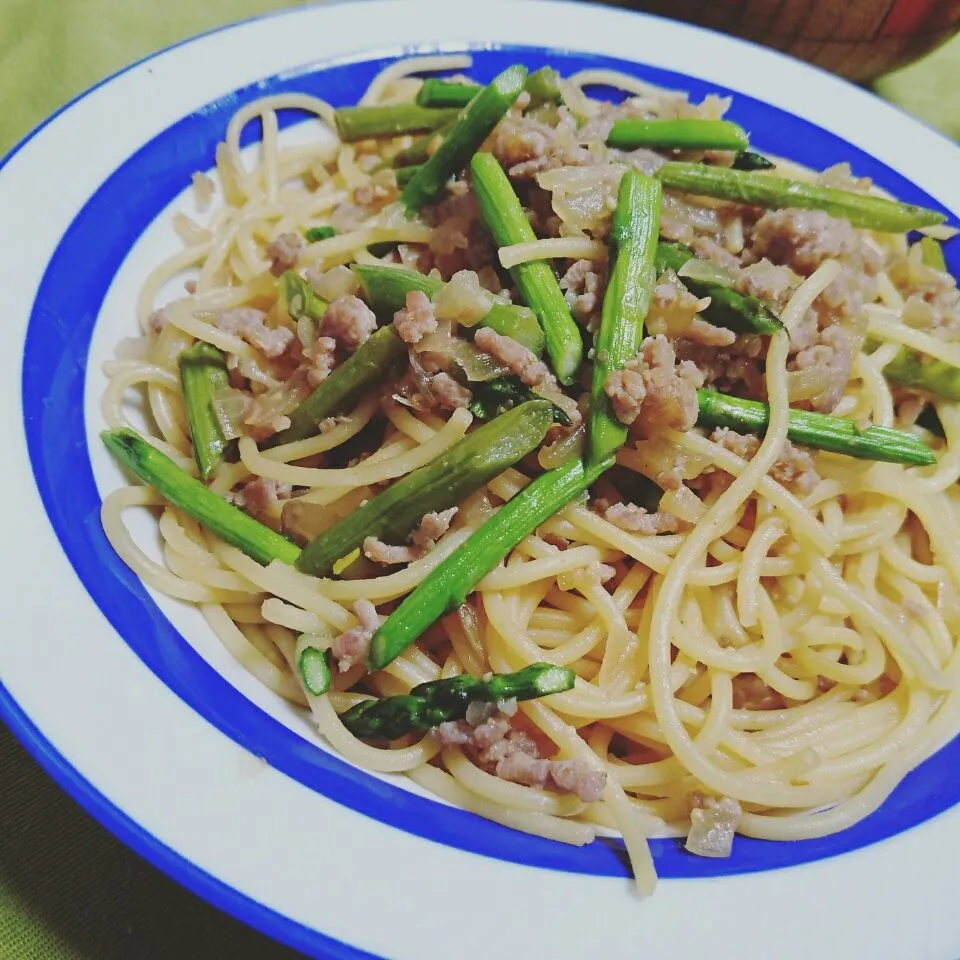 アスパラと挽き肉のパスタ♥|ちゃきさん