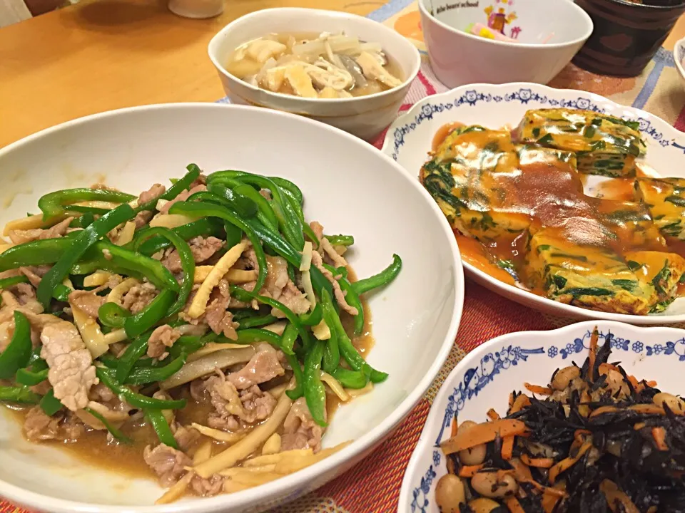 青椒肉絲、にら玉の中華な夕ご飯|ぱぱみけさん