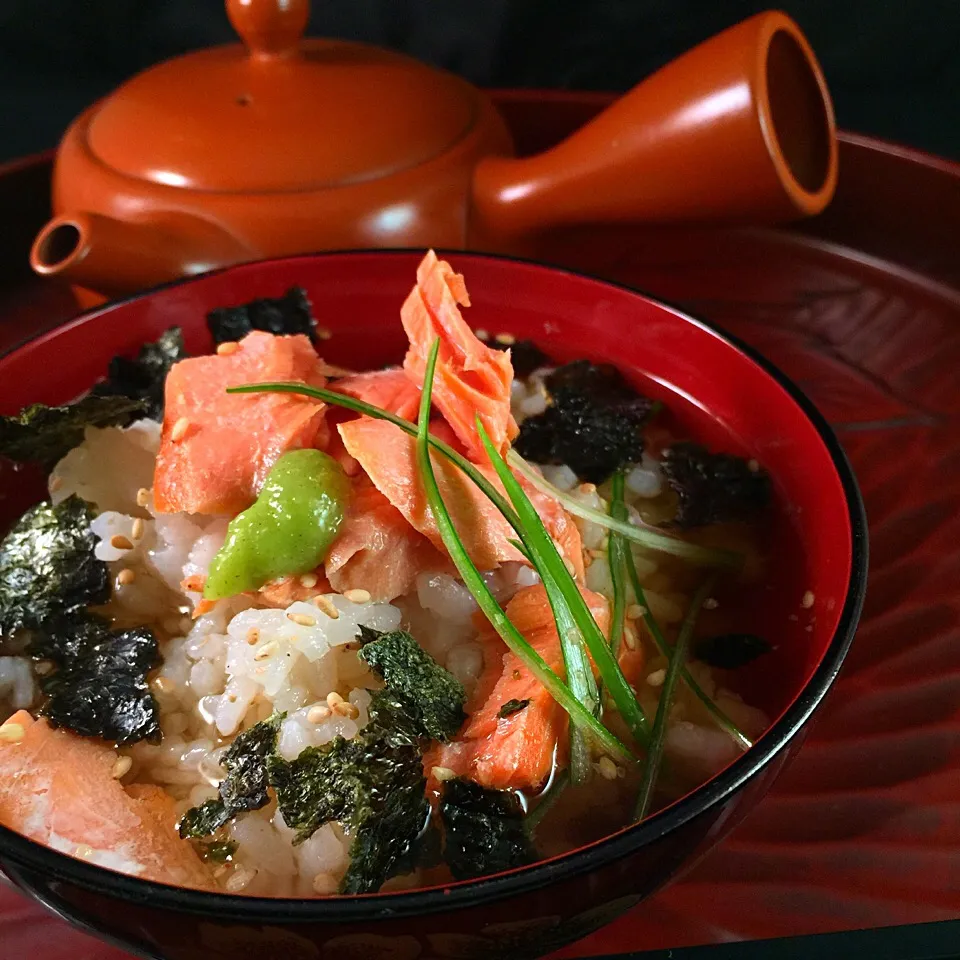 I made ochazuke with my own dashi made with kelp, anchovies and bonito. Rice is nice. 🍚|mamaeriさん