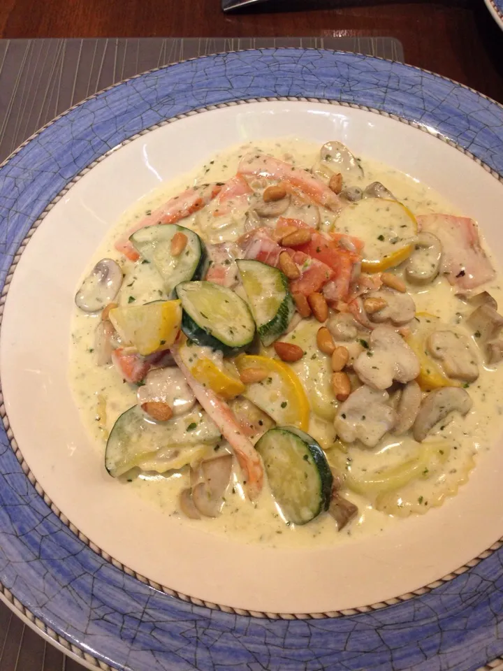 Ravioli with ricotta cheese and spinach filling with salmon cream sauce|y.kさん