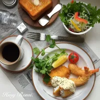 鯛と海老フライとパン