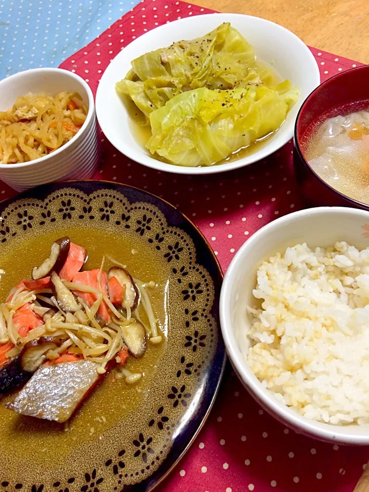 鮭とキノコのバター焼き・ロールキャベツ|ゆきさん