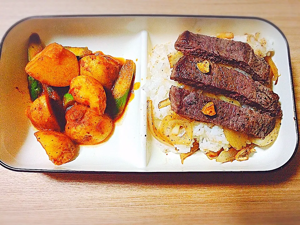 アンチョビポテトとステーキ丼  ☆日本酒味付けバージョン Anchovy potato and steak bowl|Hiroさん