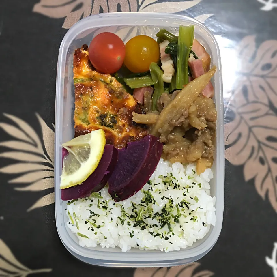 自分弁当
冷凍庫に残ってたものをチンして入れただけの手抜き弁当|かずみさん