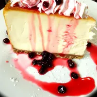 Snapdishの料理写真:Huckleberry Cheesecake|Linsie Schilling Ballardさん