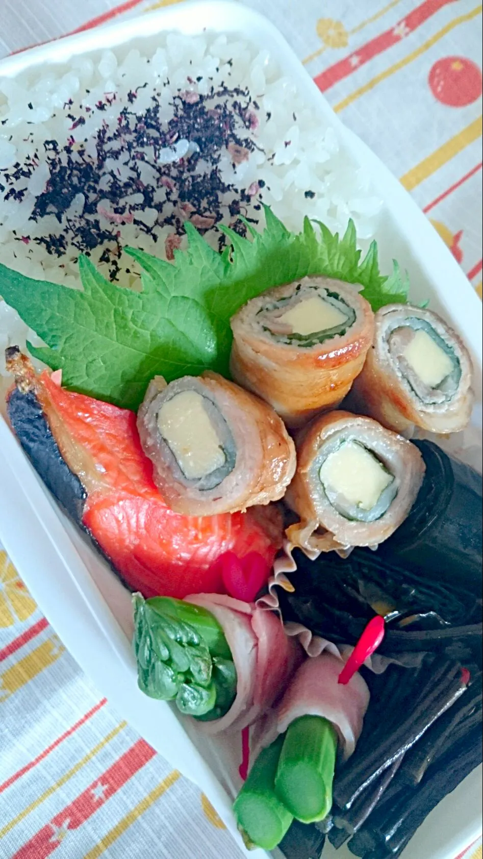 4月6日 シソとチーズの肉巻き弁当|ちるちるさん