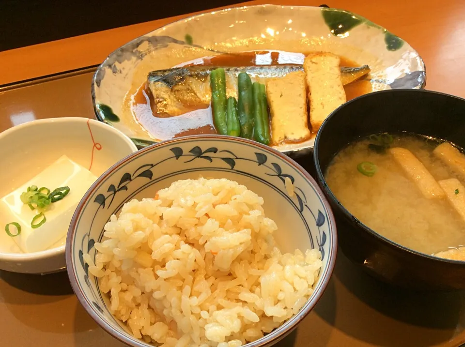 鯖の味噌煮定食🐟😋|アライさんさん