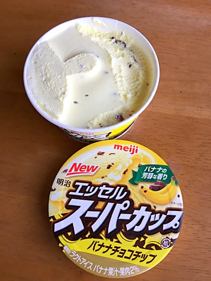 明治 エッセルスーパーカップ バナナチョコチップ🍌|kiroさん