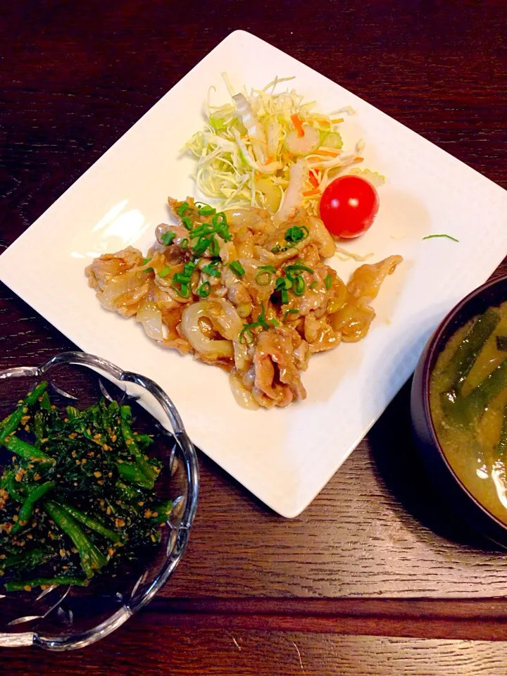 豚肉の生姜焼き
クレソンの胡麻和え
新玉ネギとニラの味噌汁|カドラさん