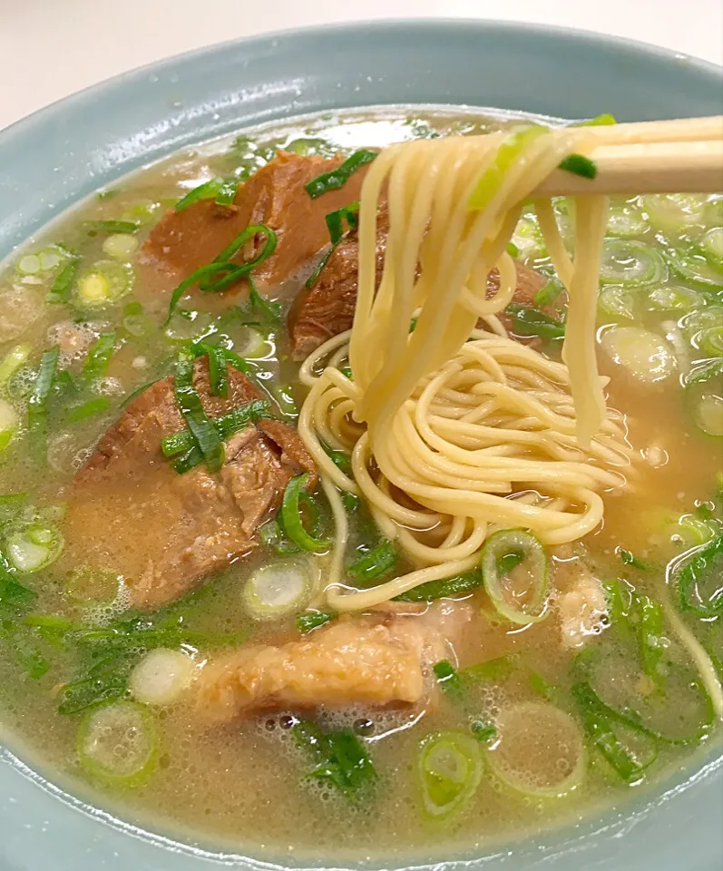 博多とんこつ豚角煮ラーメン✨ もちろん  かた麺✨|七味さん