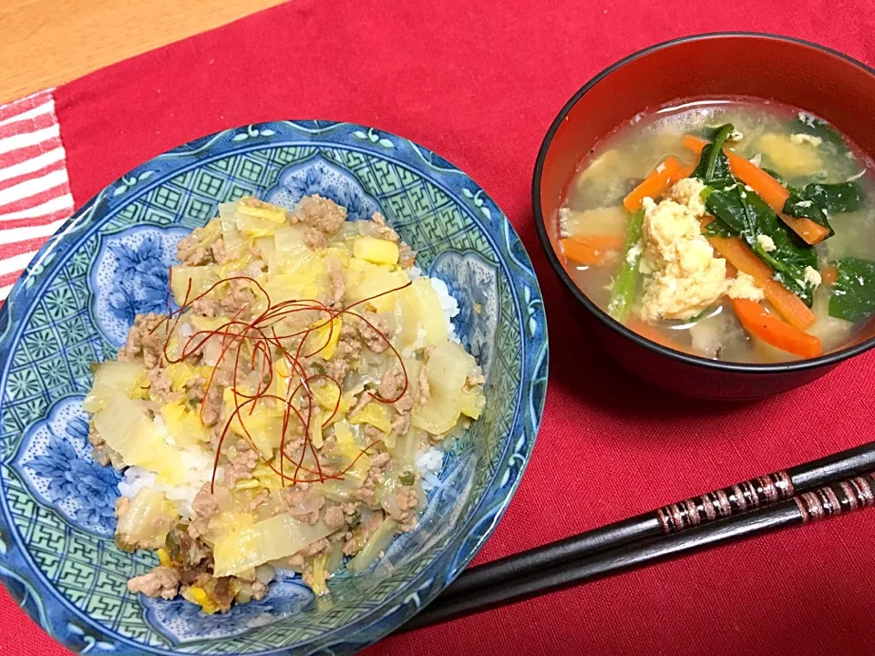 Snapdishの料理写真:麻婆白菜丼
中華スープ|まりさん