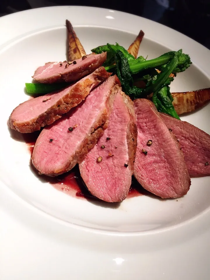 鴨肉と筍の赤ワインソースを
ブルゴーニュと共に😋💕|chieさん