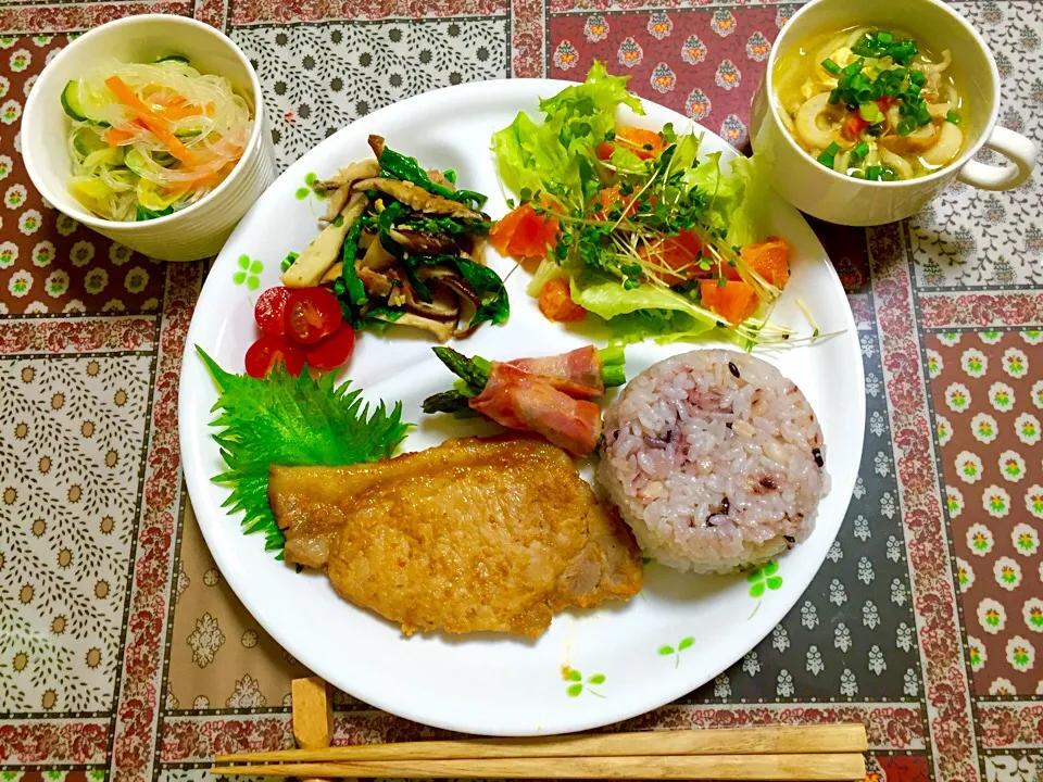 Snapdishの料理写真:ハチミツ🐝🍯味噌漬け 
   ポークステーキ🍴プレート|あつみんさん