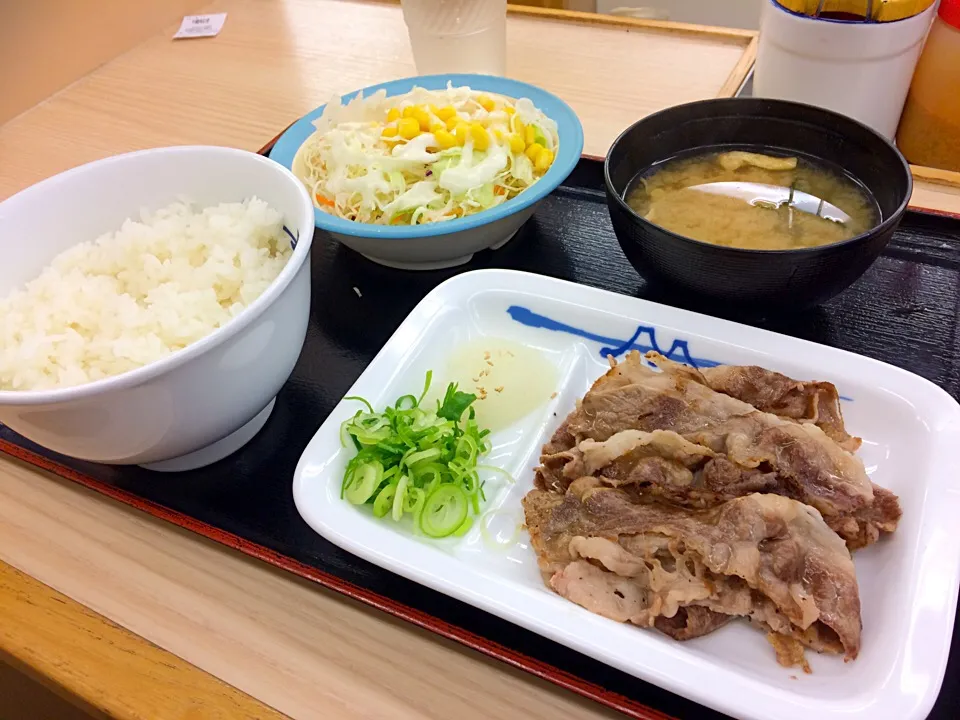 牛焼肉定食🐮@松屋|おかっぴーさん