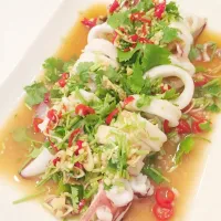 Thai style steamed squid with lime sauce