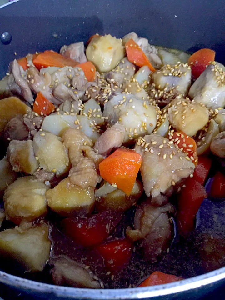 鶏モモ肉と紀州芋、人参、奥久慈こんにゃくの煮物|ch＊K*∀o(^^*)♪さん