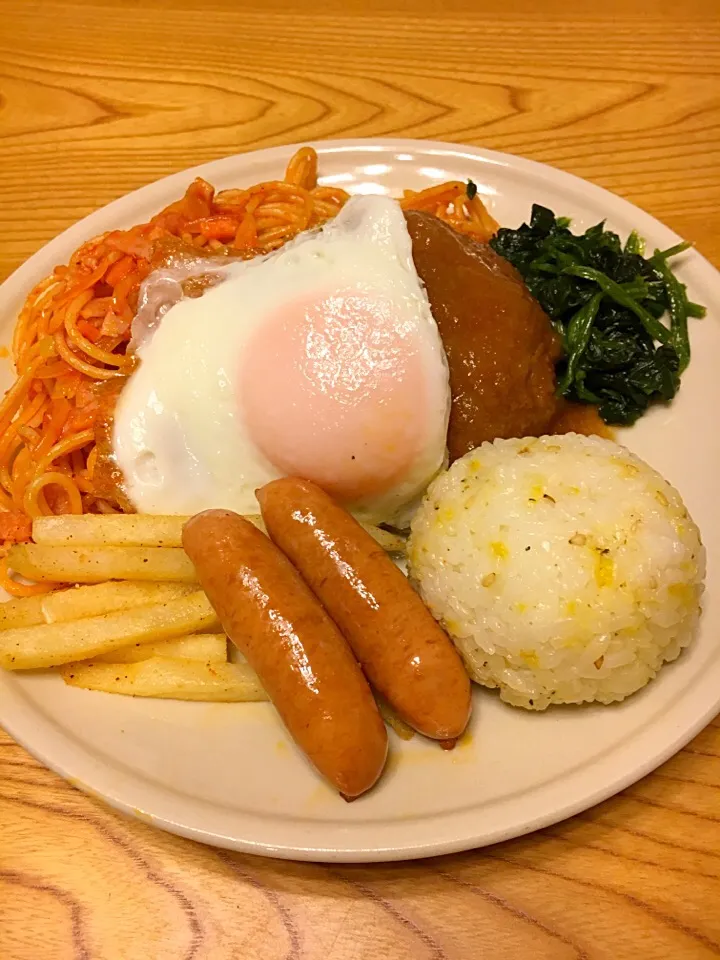 次男(中2)と二人の夕飯なので、お子様ランチ？作ってみました〜♡|マツさん