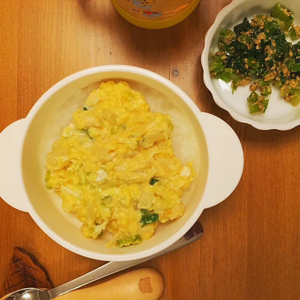 4月7日の夜ごはん🌙9ヶ月ちゃんの離乳食👶親子丼、小松菜の胡麻和え|Sanjiさん