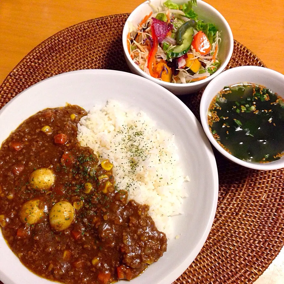 キーマカレー&野菜サラダ&ワカメスープ|chacoさん