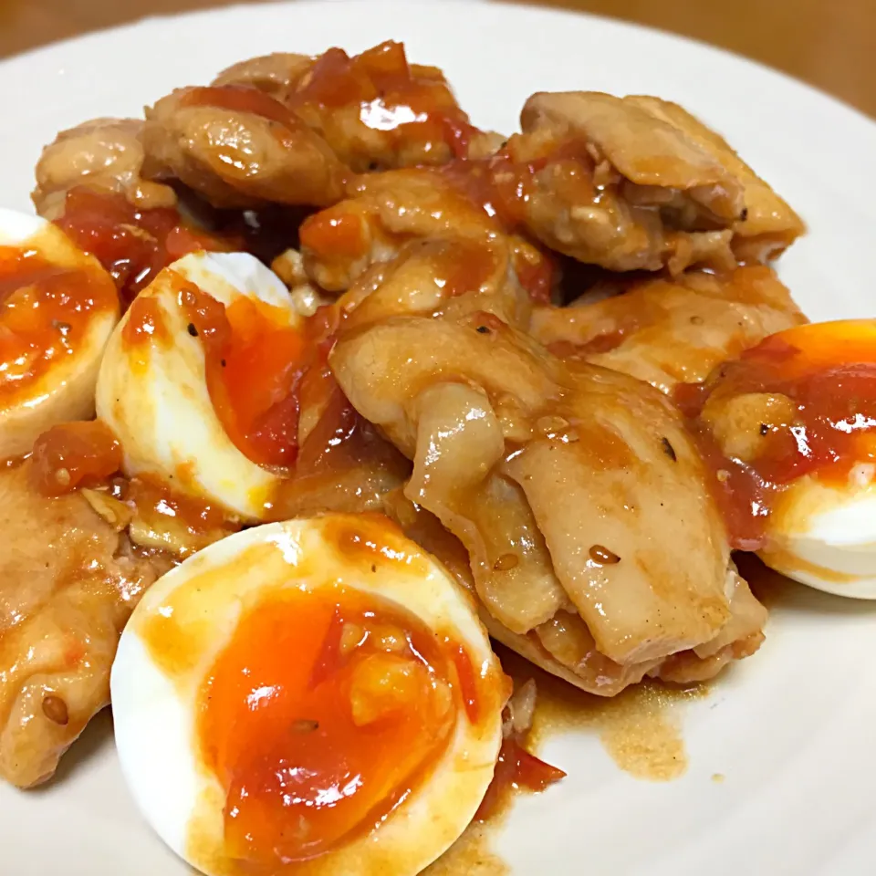 鶏肉と半熟卵のトマト焼肉だれ|ぽよぽよまゆかさん