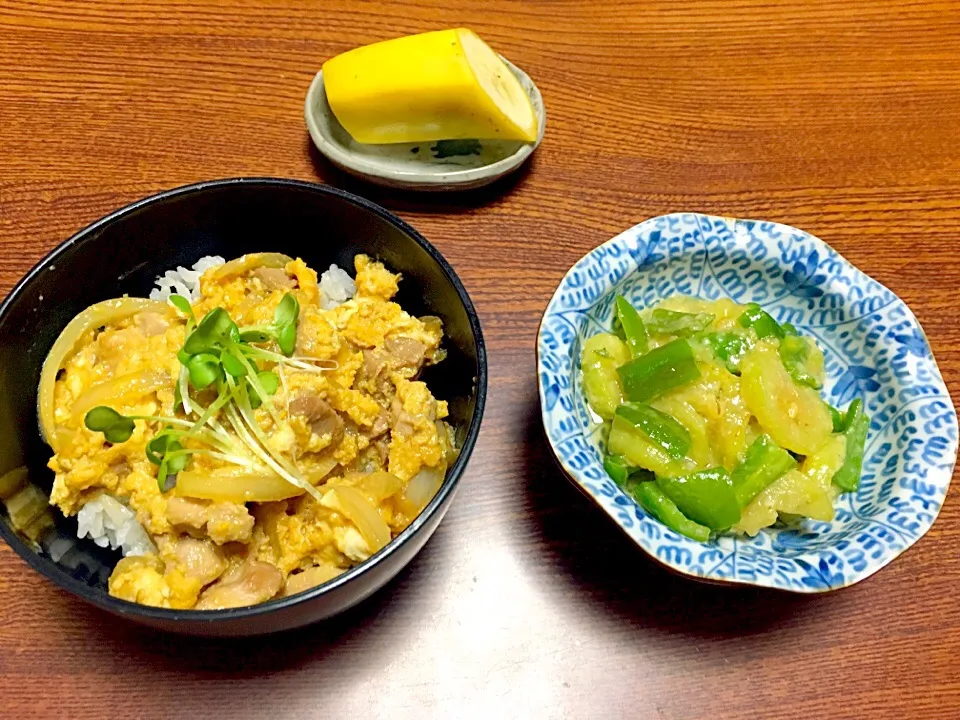 親子丼、ピーマンとなすの味噌炒め🍳|めいこさん