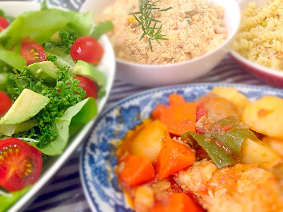 Brazil lunch (chicken in Sauce whit vegetables ,bacon farofa and mix salad )|Watanabe Cristinaさん