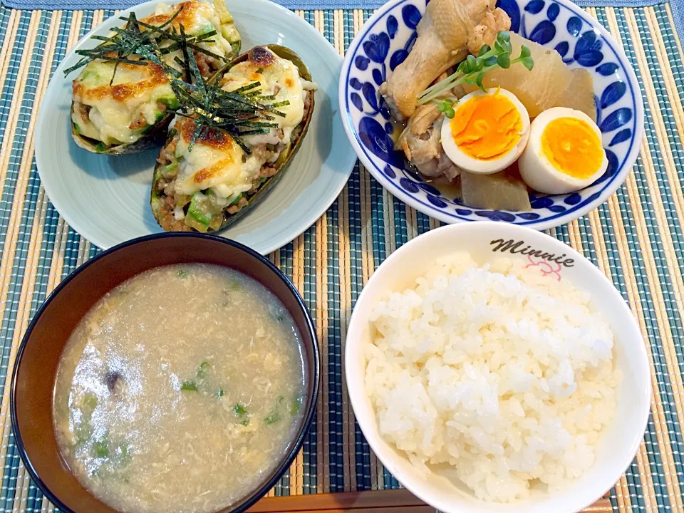 ◡̈⃝↠↠↠2016.4.8(fri)お昼ごはん♡アボガドの肉味噌チーズ焼きはまった、、|yukaさん