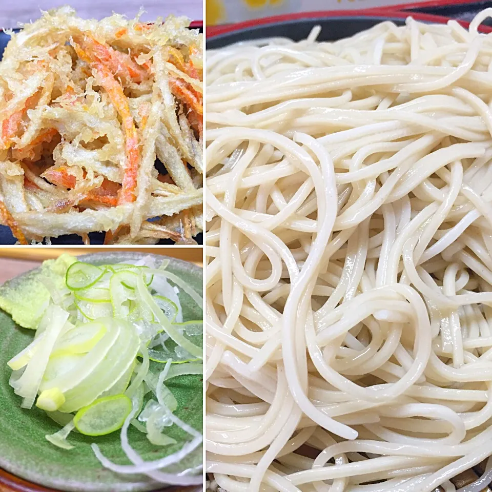 Snapdishの料理写真:立ち食いそば手帳 名店120［首都圏編］あり賀せいろう（馬喰町）ごぼう天せいろ大盛|buhizouさん