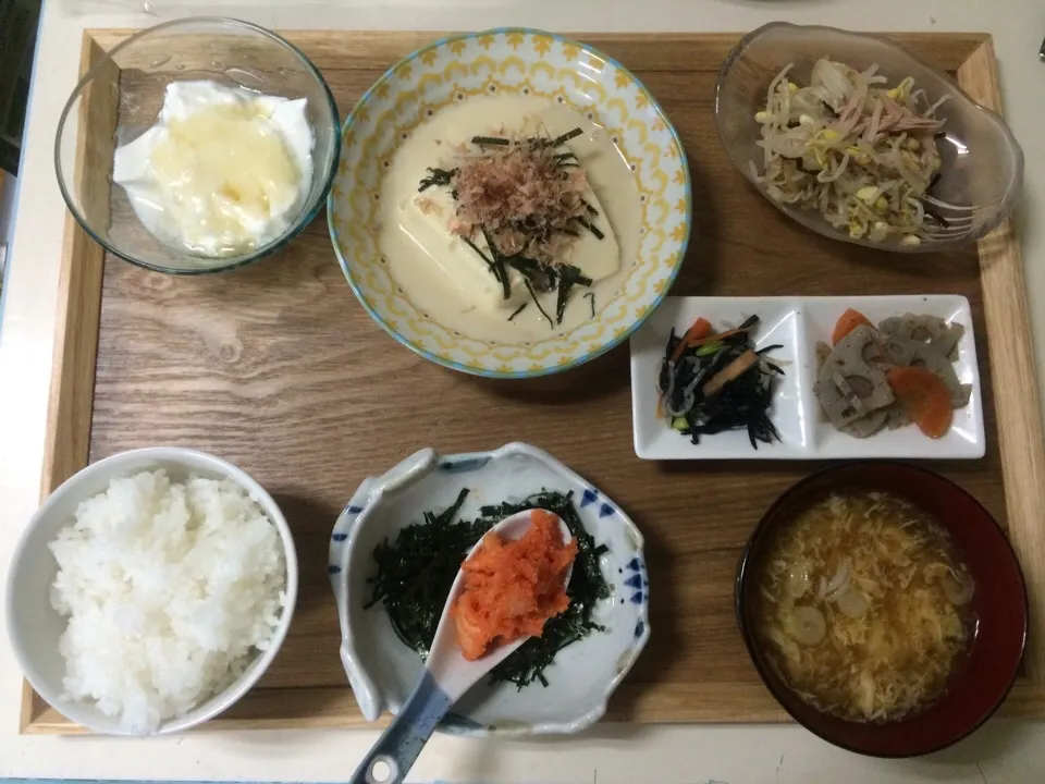 豆乳豆腐、煮物、もやし塩昆布ナムル、かきたま汁、（子供）明太子ご飯、ヨーグルト|ちゃこさん