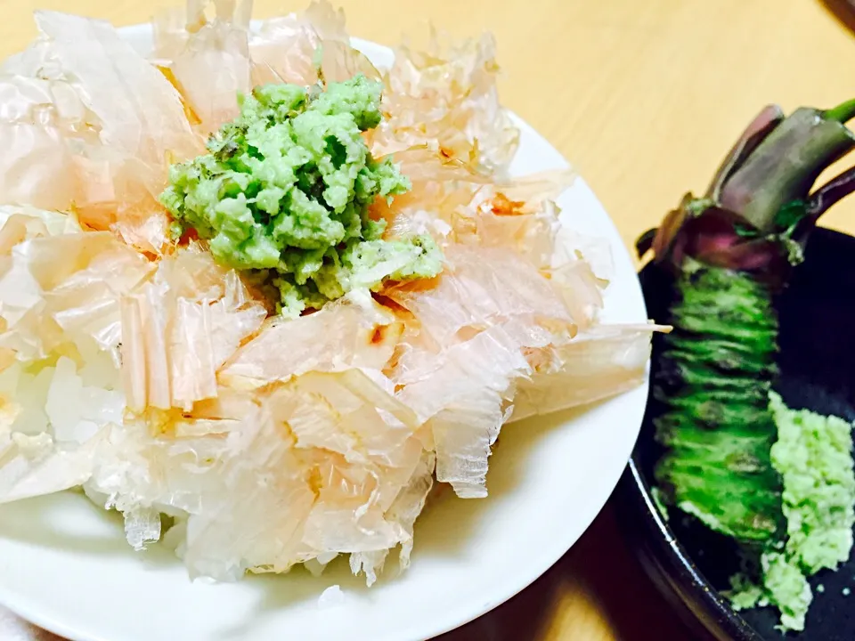 Snapdishの料理写真:花ふわり<生わさびおろしたて丼❤︎|hiroeさん