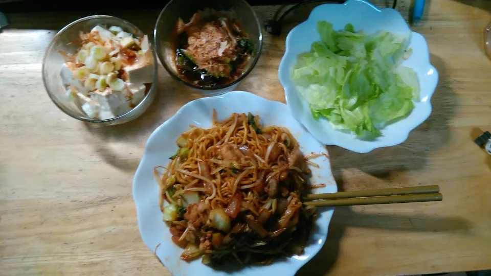 焼きそば
豆腐
小松菜のおひたし
レタス|ざきさん