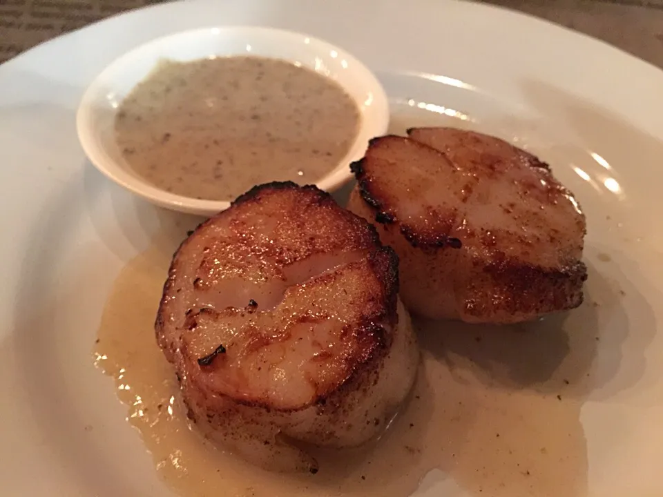 Pan seared Hokkaido scallop|Yvonne C.さん