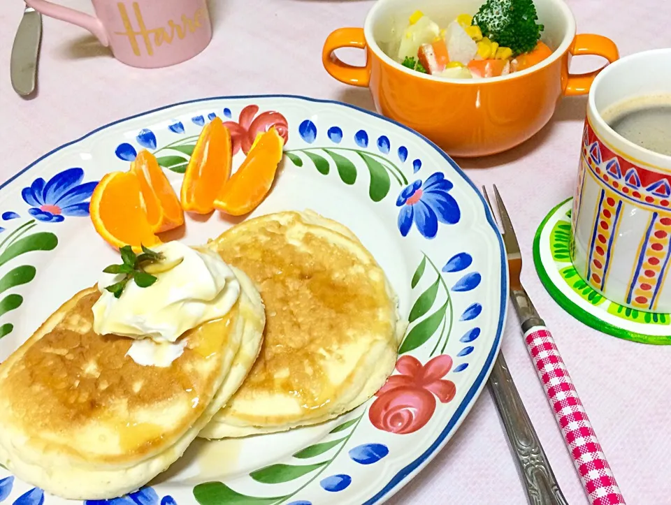 温野菜とパンケーキマスカルポーネチーズ乗せ🍊|ナタママさん