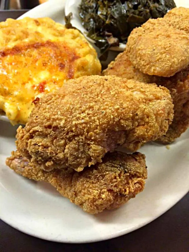 🎩🎩🎩🎩🎩The High Hat Cafe 🎩🎩🎩🎩🎩
Fried Chicken 🍗 #Main dish 🍗 #Chicken 
Mac and Cheese #Pasta Mustard Greens #Vegetable #Side dish #Lunch 💋💋💋💋💋
🎭New Orleans Louisia|Alisha GodsglamGirl Matthewsさん