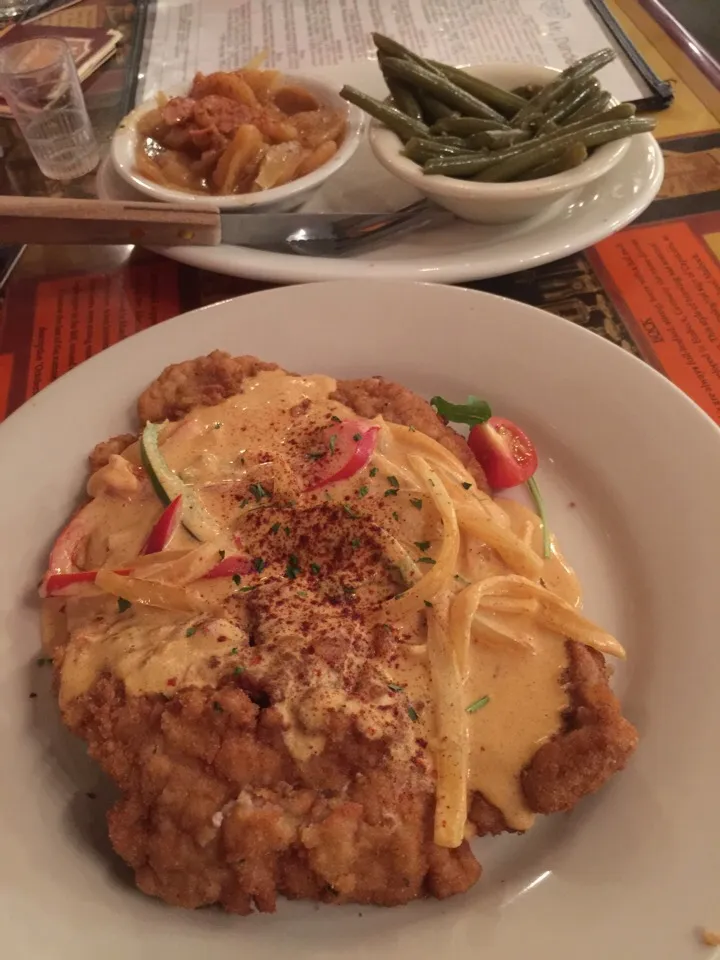 zigeuner schnitzel spicy sour cream (white) paprika sauce warm German potatoes & green beans|Richard Thompsonさん