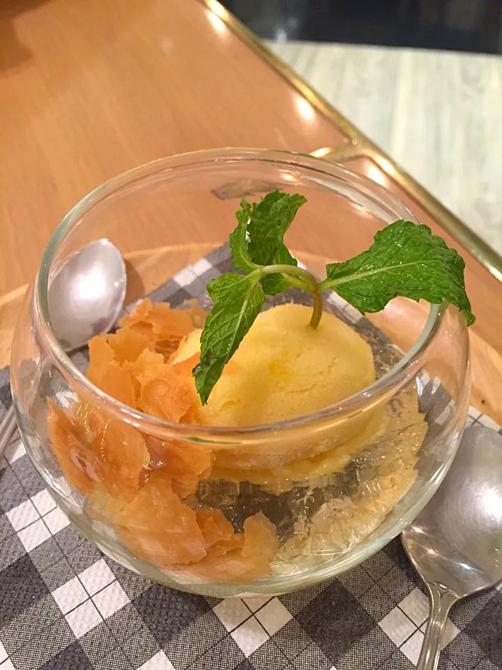 Passion fruit sorbet with white wine jelly|Yvonne C.さん