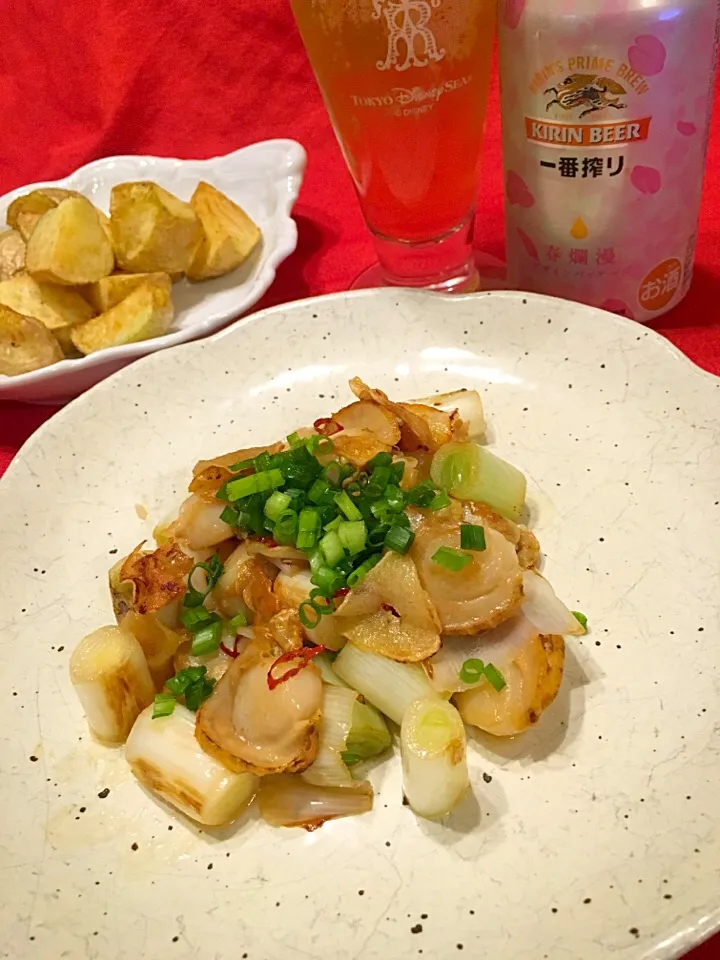 reiちゃんの  ベビーホタテとネギのガーリックバター醤油🎶リピ🍺|まるまさん